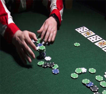 Chiến Lược Mới: Cách Chọn Ghế Chơi Poker Texas Hold'em Tốt Nhất